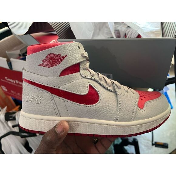 [DV1304-106] Womens Air Jordan Retro 1 High Zoom Air CMFT 2 (W) 'Valentine's Day - Picture 3 of 10